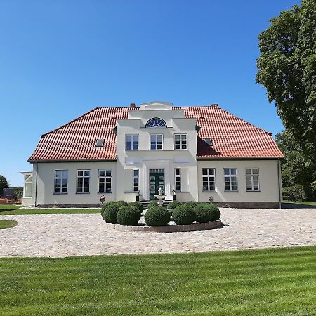 فندق Gutshaus Neu Farpen Neuburg  المظهر الخارجي الصورة
